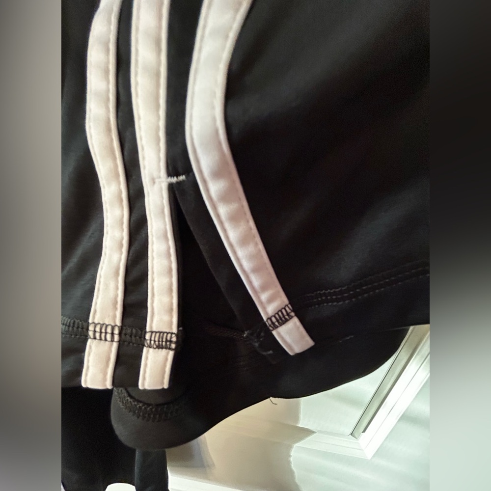 Women's Adidas Capri Pant Black/White w/Pockets - Picture 4 of 11